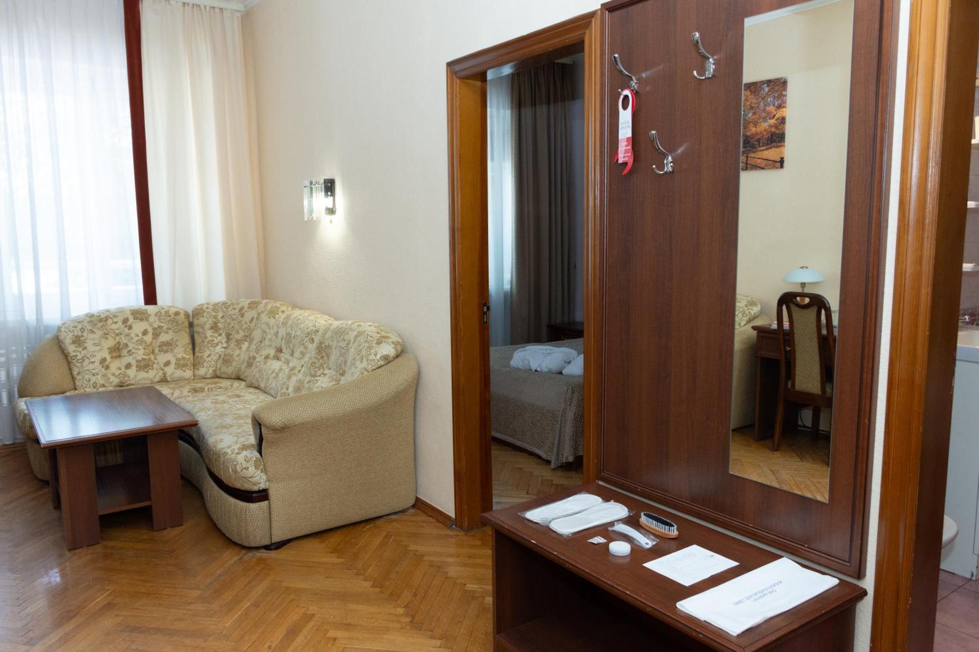 Kremin Hotel Kremençuk Dış mekan fotoğraf