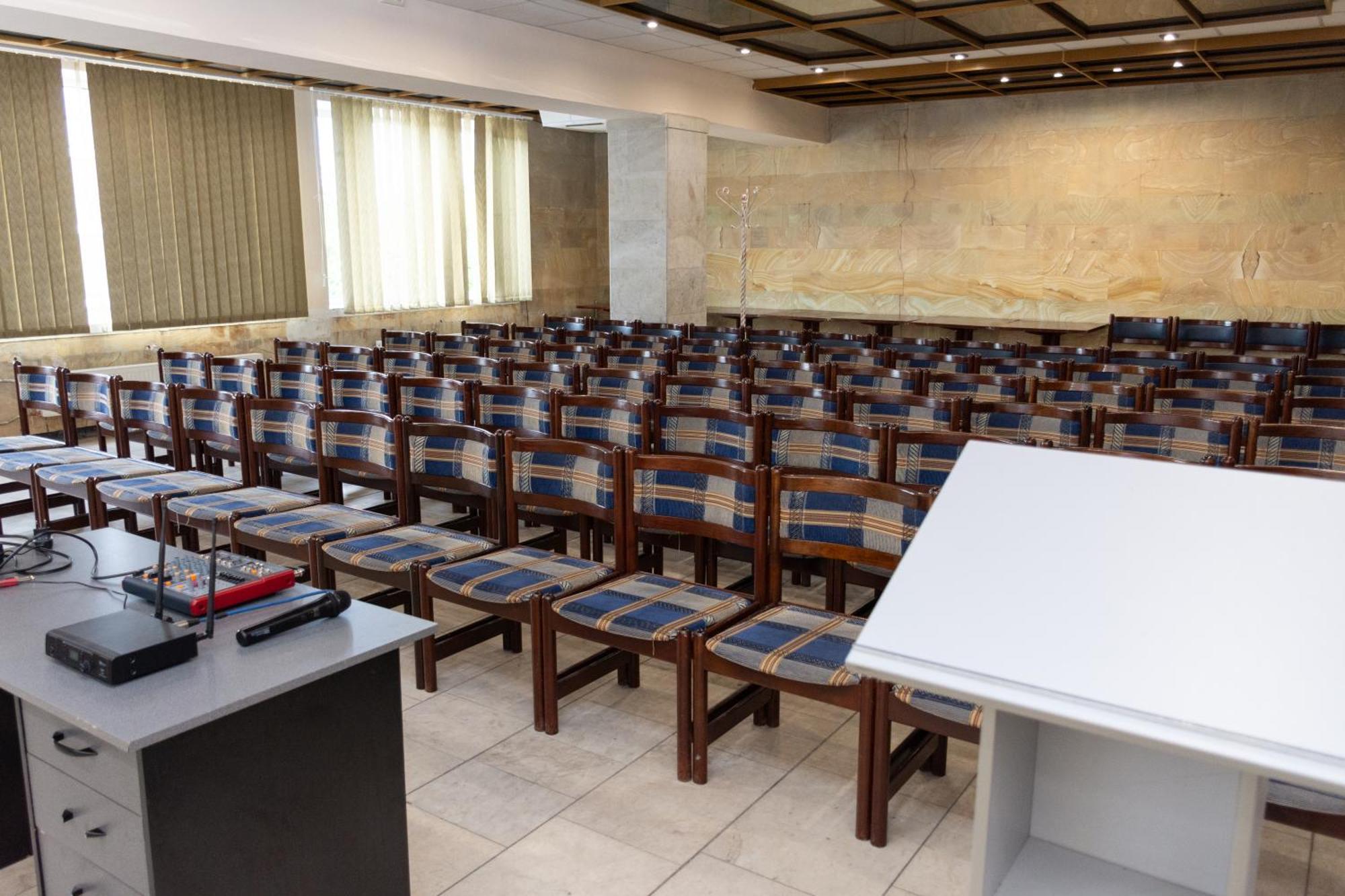 Kremin Hotel Kremençuk Dış mekan fotoğraf