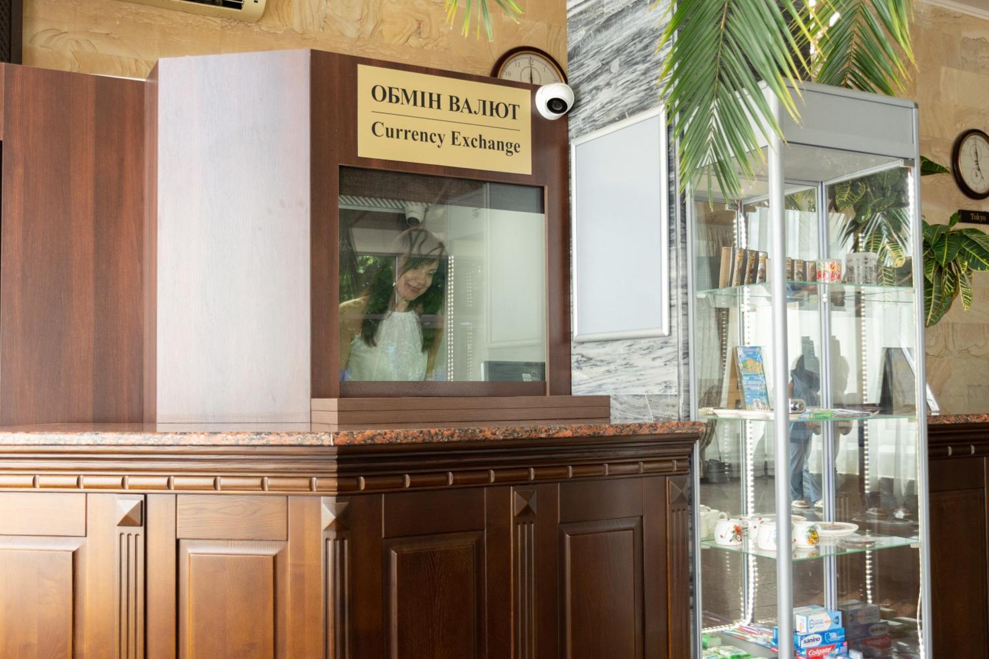 Kremin Hotel Kremençuk Dış mekan fotoğraf