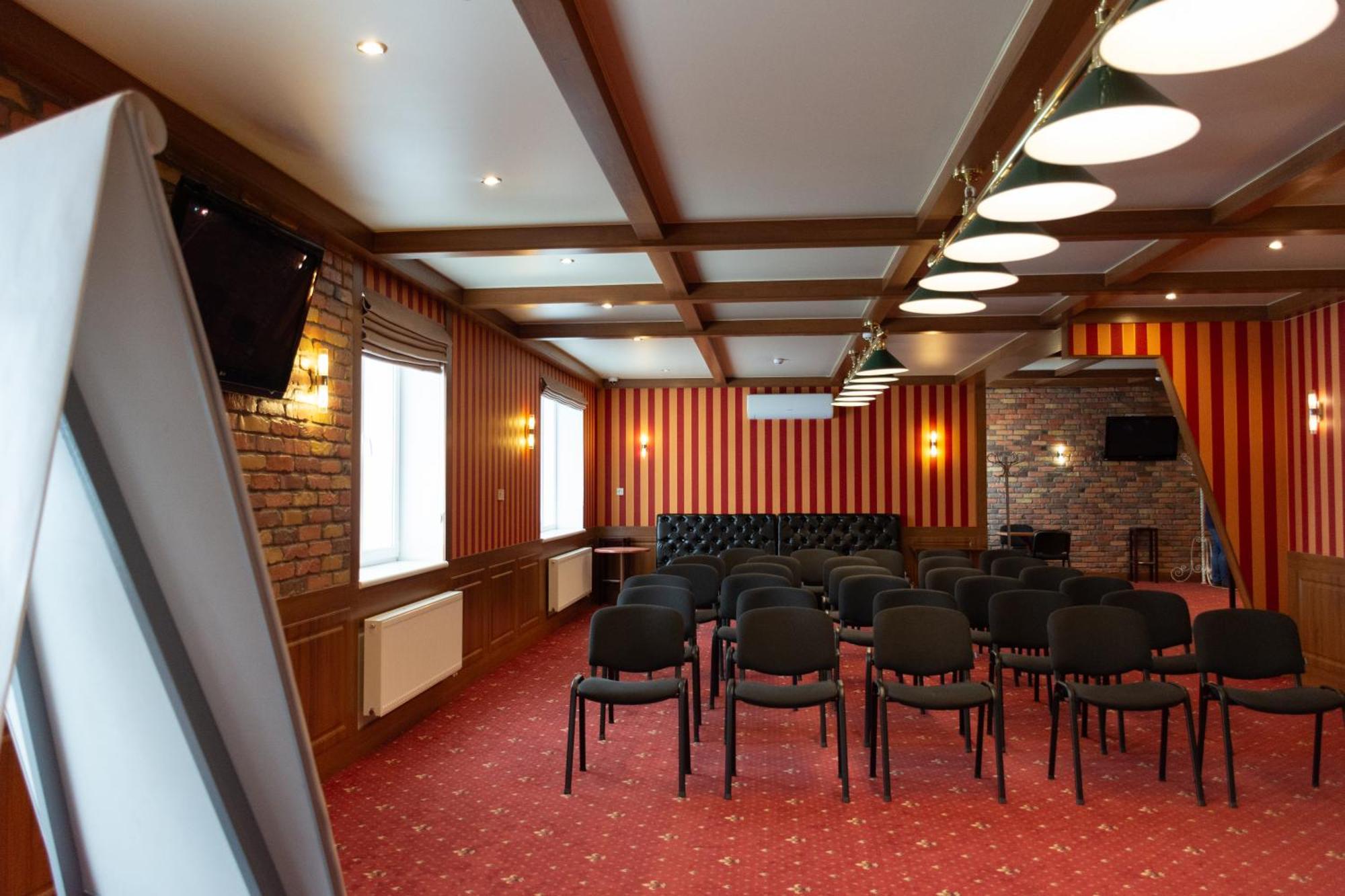 Kremin Hotel Kremençuk Dış mekan fotoğraf