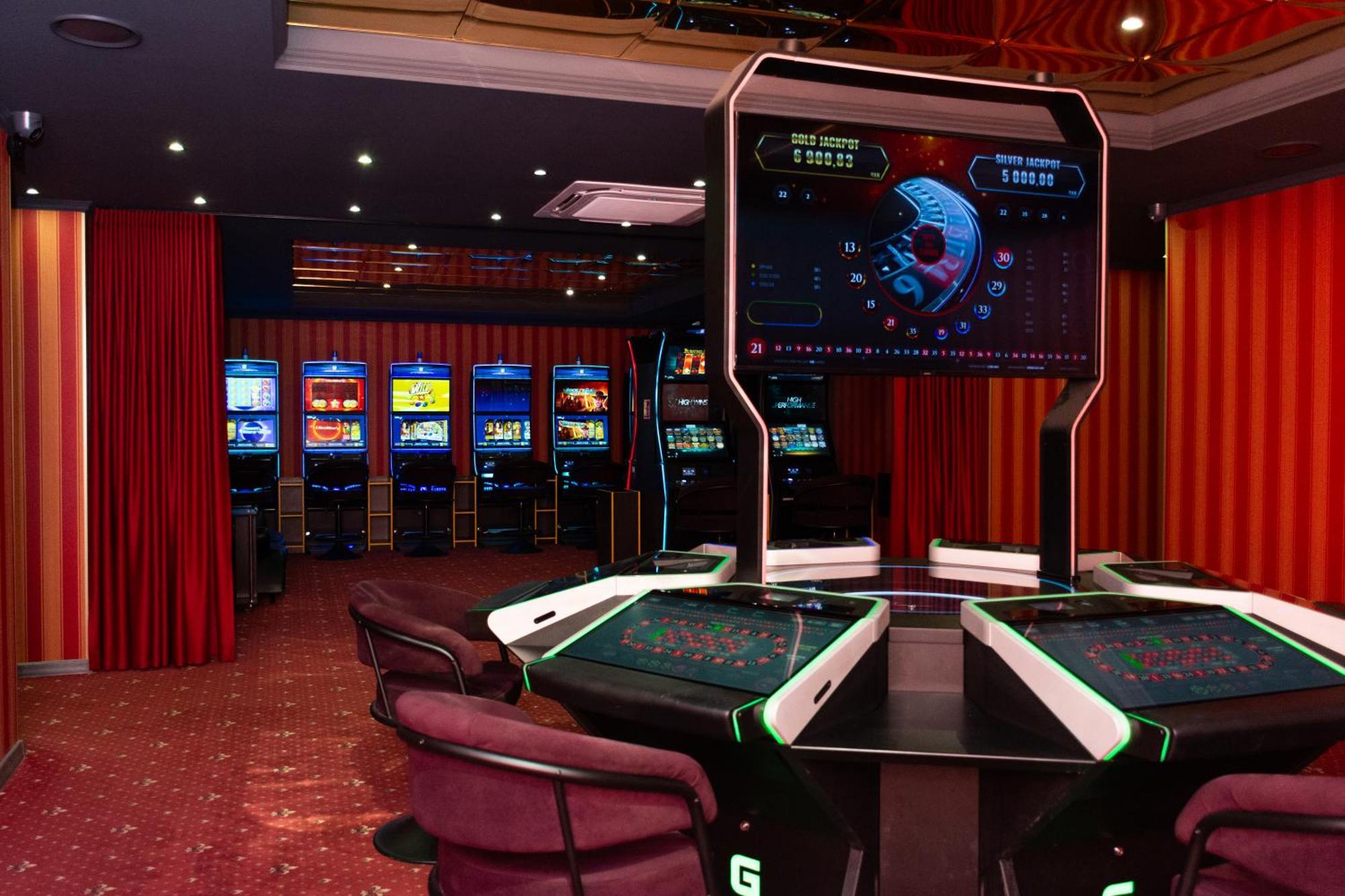 Kremin Hotel Kremençuk Dış mekan fotoğraf