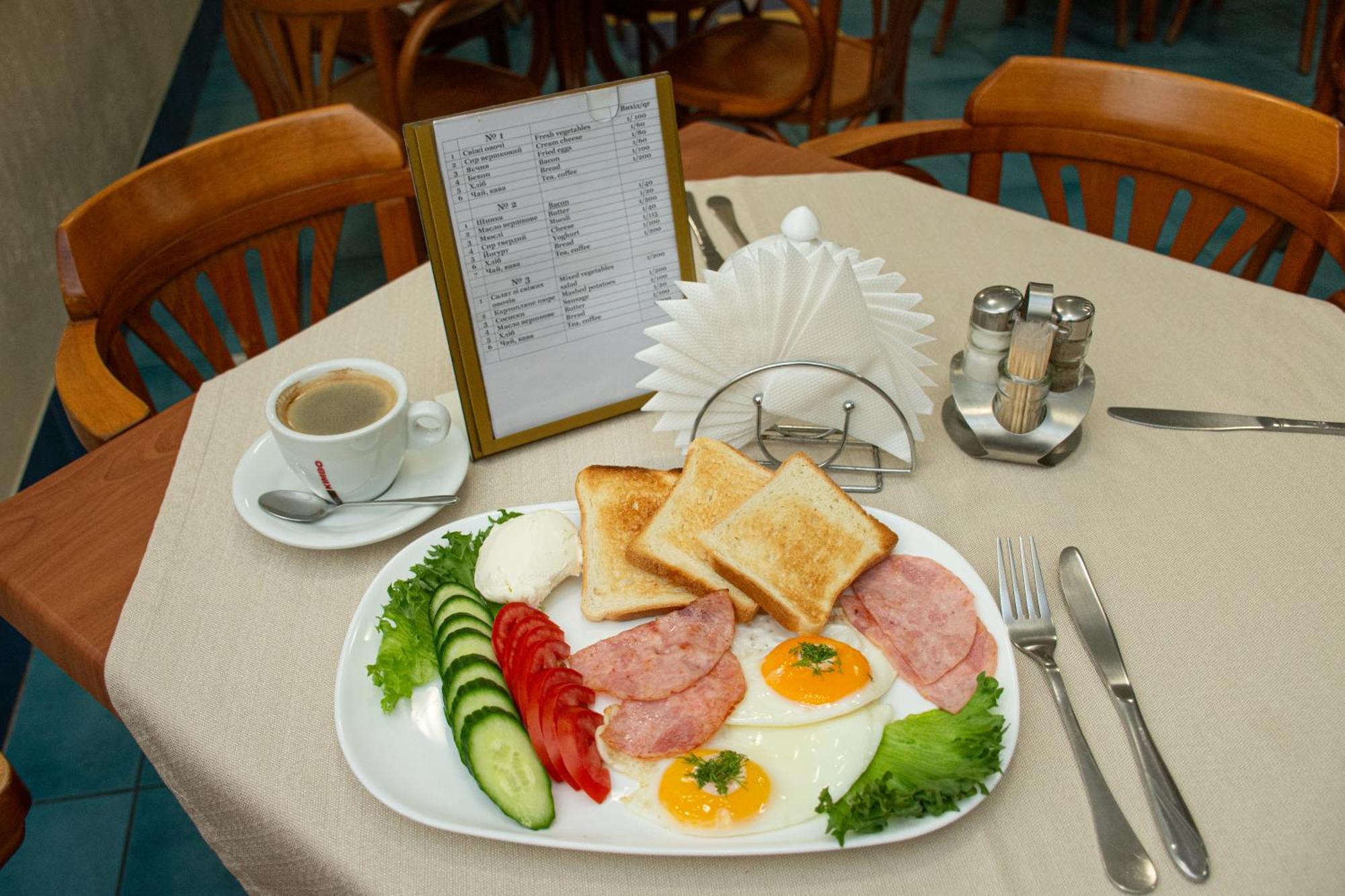 Kremin Hotel Kremençuk Dış mekan fotoğraf