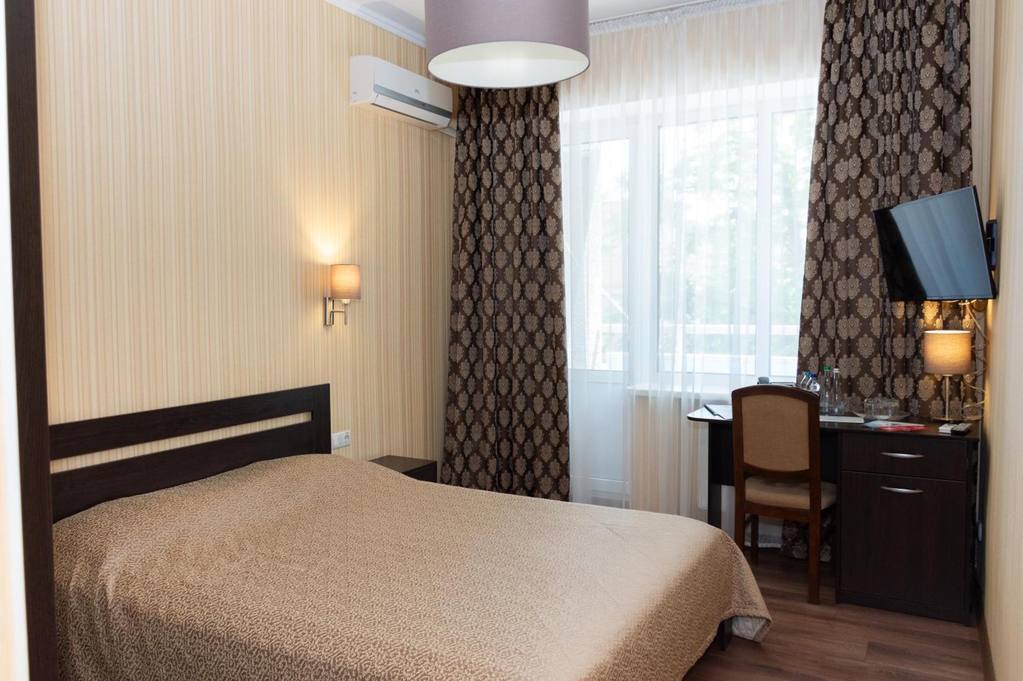 Kremin Hotel Kremençuk Dış mekan fotoğraf