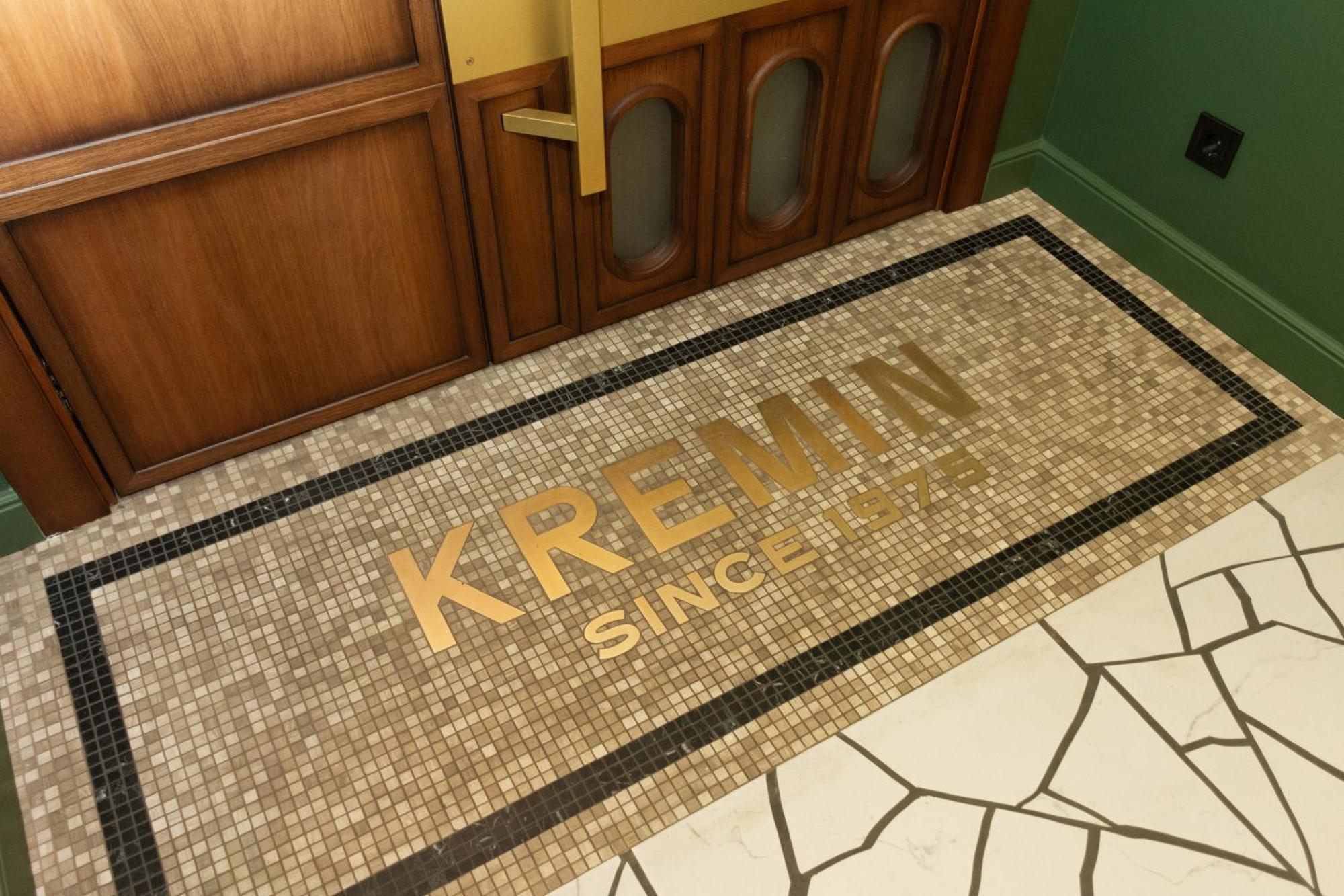 Kremin Hotel Kremençuk Dış mekan fotoğraf
