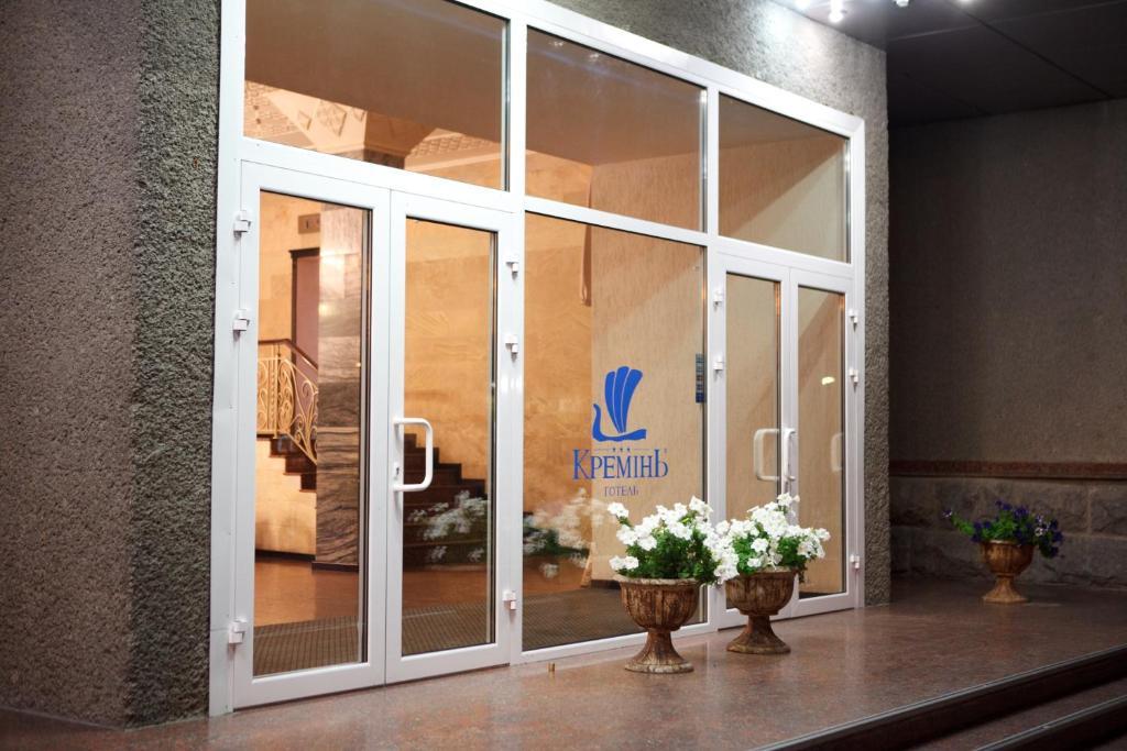 Kremin Hotel Kremençuk Dış mekan fotoğraf
