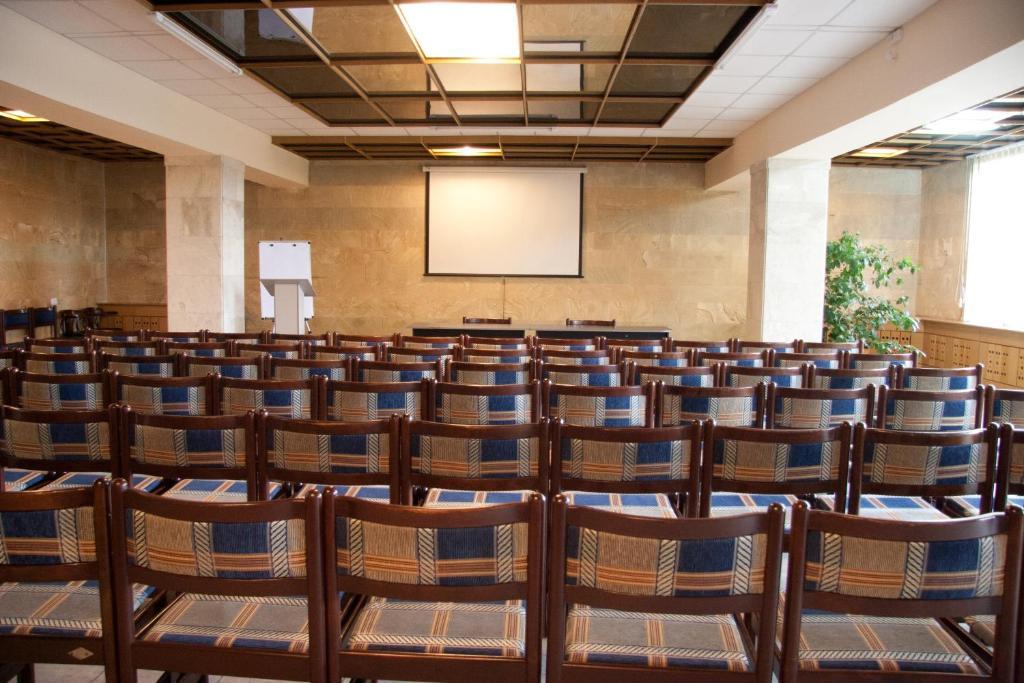 Kremin Hotel Kremençuk Dış mekan fotoğraf