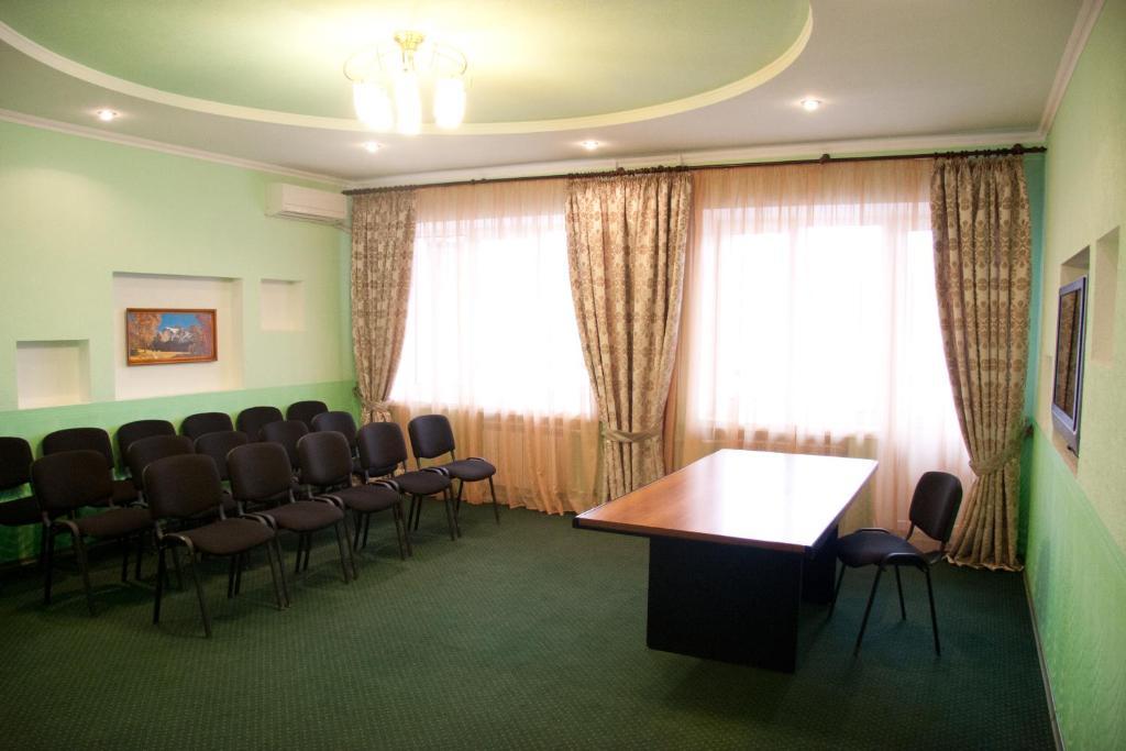 Kremin Hotel Kremençuk Dış mekan fotoğraf